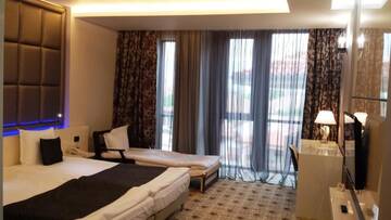 Фото номера Семейный номер Отель National Palace Hotel г. Сливен 3