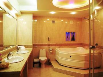Фото номера Суперлюкс с балконом Отель National Palace Hotel г. Сливен 3
