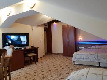 Фото номера Полулюкс (для 4 взрослых) Отель National Palace Hotel г. Сливен 2