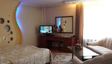 Фото номера Полулюкс (для 2 взрослых) Отель National Palace Hotel г. Сливен 3