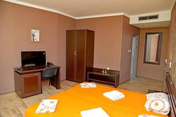 Фото номера Большой двухместный номер с 1 кроватью Отель Dream Hotel г. Сливен 4
