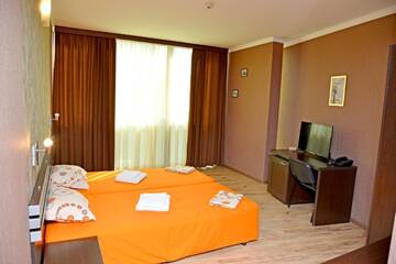 Фото номера Большой двухместный номер с 1 кроватью Отель Dream Hotel г. Сливен 5