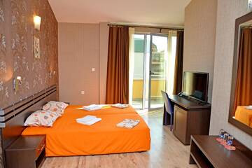 Фото номера Номер-студио с террасой Отель Dream Hotel г. Сливен 4