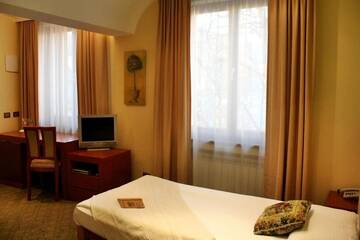 Фото номера Одноместный номер Отель Hotel Park Central г. Сливен 3