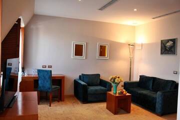 Фото номера Люкс Отель Hotel Park Central г. Сливен 4