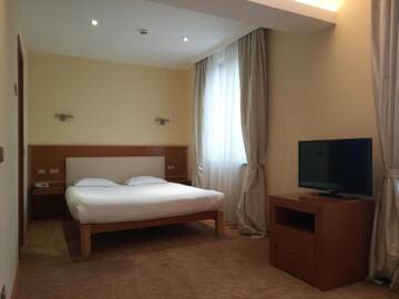 Фото номера Полулюкс Отель Hotel Park Central г. Сливен 4