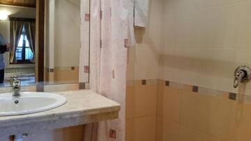 Фото номера Трехместный номер Гостевой дом Chakarova Guest House г. Сливен 3