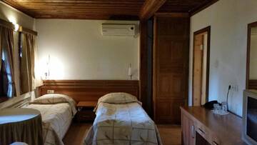 Фото номера Трехместный номер Гостевой дом Chakarova Guest House г. Сливен 8