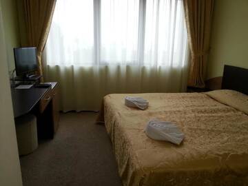 Фото номера Двухместный номер с 1 кроватью и собственной ванной комнатой Отель Hotel Sveti Nikola г. Сливен 4