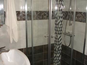 Фото номера Двухместный номер с 1 кроватью и балконом Гостевой дом Guesthouse Teos г. Сливен 2