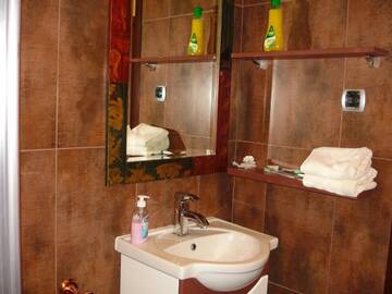 Фото номера Двухместный номер с 1 кроватью и балконом Гостевой дом Guesthouse Teos г. Сливен 3