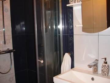Фото номера Номер Делюкс с кроватью размера «queen-size» Гостевой дом Guesthouse Teos г. Сливен 2